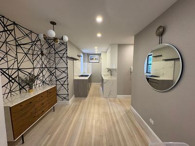 211 E 18th St APT 4H