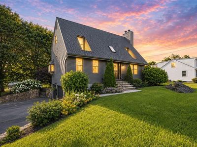 11 Loxley Dr