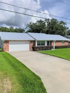 864 Peachtree DR