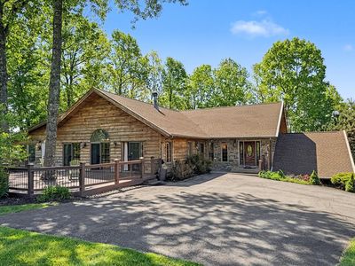 102 Summit Dr