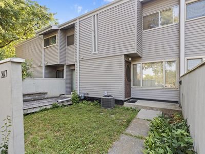 207 East Bluff