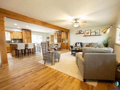 1609 E Sylvan Cir