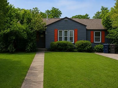 7437 Llano Ave