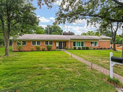 2 Stoneyside Ln