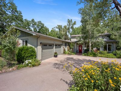 8695 Pine Dr