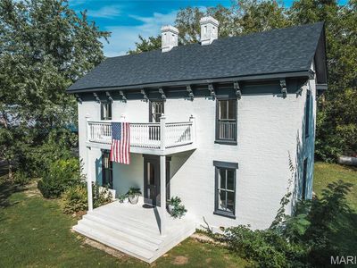 725 W Springfield St