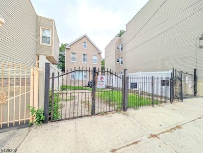 203 Lake St