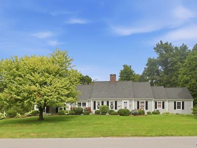 105 Henschke Dr