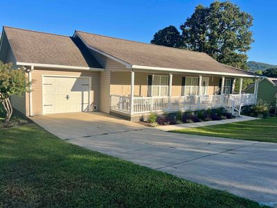 307 Hope Dr NW