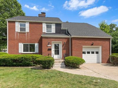 2420 S Twyckenham Dr