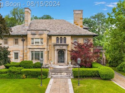 892 W Boston Blvd