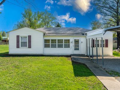 905 Airport Rd