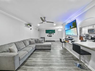 552 E Avenue J APT D
