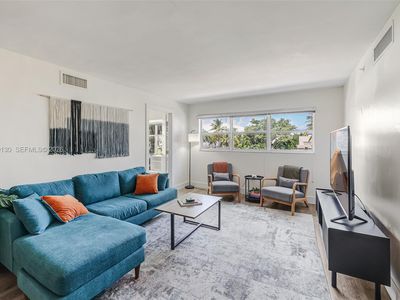 1881 Washington Ave APT 4B