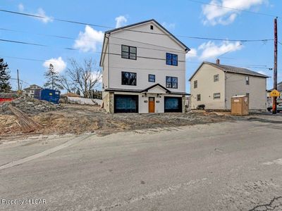 702 E Elm St