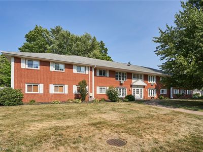 2 Meadowlawn Dr Unit 4