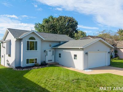 3064 Beckie Dr SW