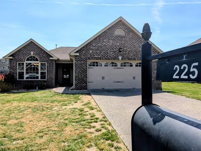 225 Leah Ct
