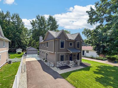 220 Red Oak Ln