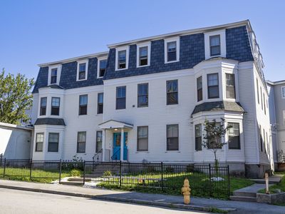 1 Wyman St APT 1R