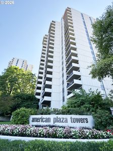 2221 SW 1st Ave APT 823