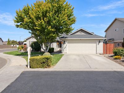 2427 S Arthur Ct