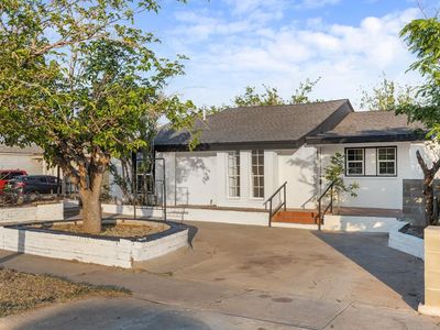 2803 Roosevelt Ave