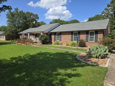 415 River Oaks Dr
