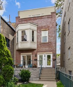 3053 N Clifton Ave #7