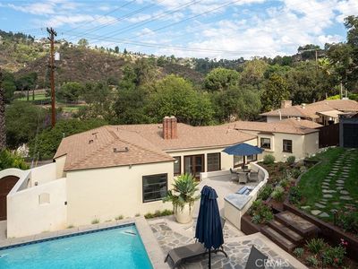 3202 E Chevy Chase Dr