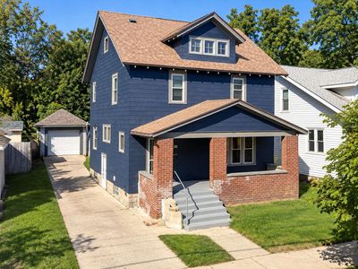 215 Brown St SE