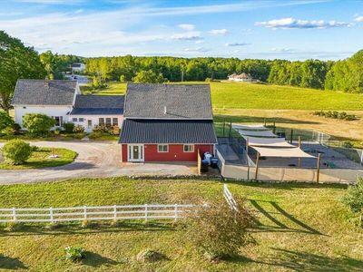 57 W Old Town Road