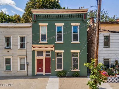 327 10th Street