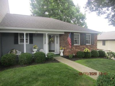 251 Constitution Dr