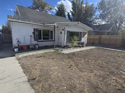 988 College Ave