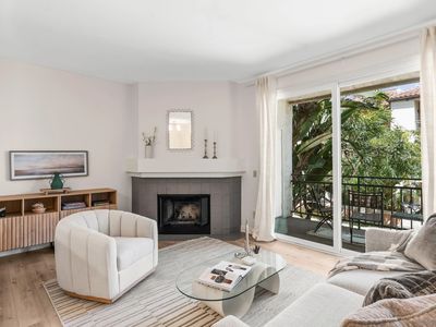 2150 Camino De La Reina Unit 216