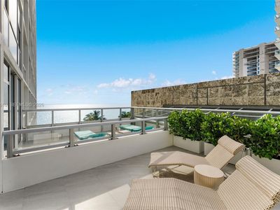 6801 Collins Ave #606