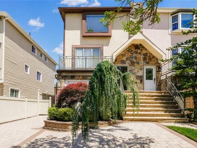 19 Shotwell Ave