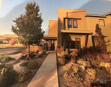 4210 E Parkcenter Blvd