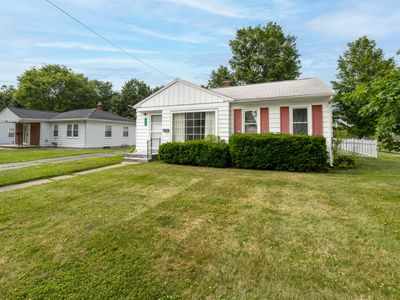 Property at 2009 Cambridge Dr, Kalamazoo, MI