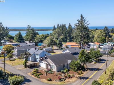 2020 Bayview Ave W