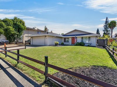 8224 Blue Oak Way