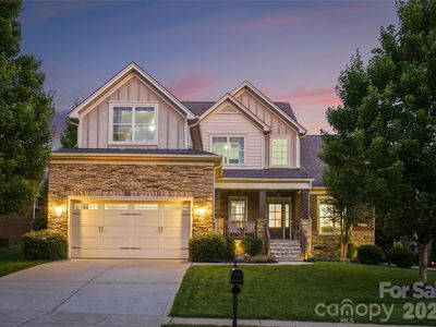 803 Five Leaf Ln