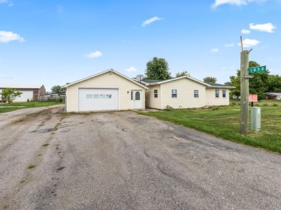 1858 W Auburn Dr