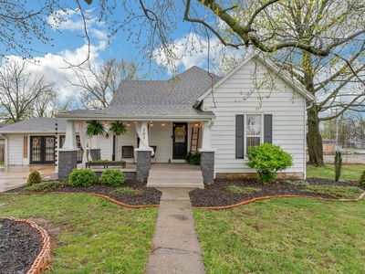 104 E Robberson Street