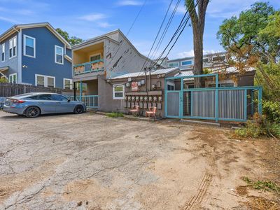 1106 W 22nd St APT 1