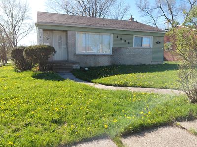 1936 Meadow Ln