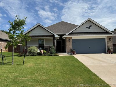 903 Dahlia Ln