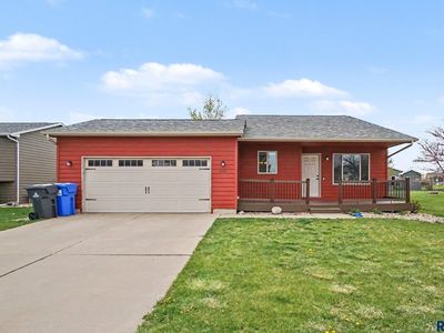 Property at 505 Cottonwood Dr, Harrisburg, SD