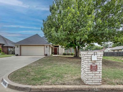 1818 Parkwood Dr